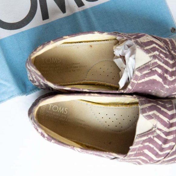 Gently used TOMS - Picture 11 of 12